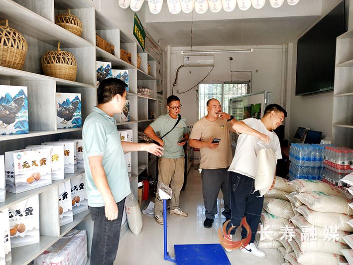 云集镇大同村：驻村工作队搭桥 农产品不愁销