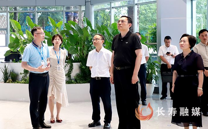 重庆海关关长谢斌来我区调研