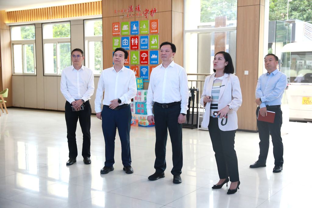 江夏带队到新市街道调研时强调:加快形成城乡融合高质量发展新局面