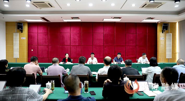 区十九届人大常委会党组理论学习中心组（扩大）会召开