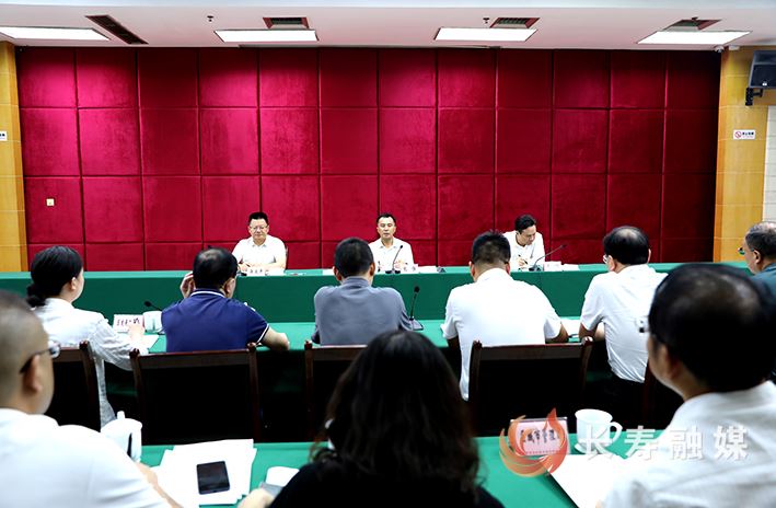 区委教育工作领导小组2025年第三次会议召开