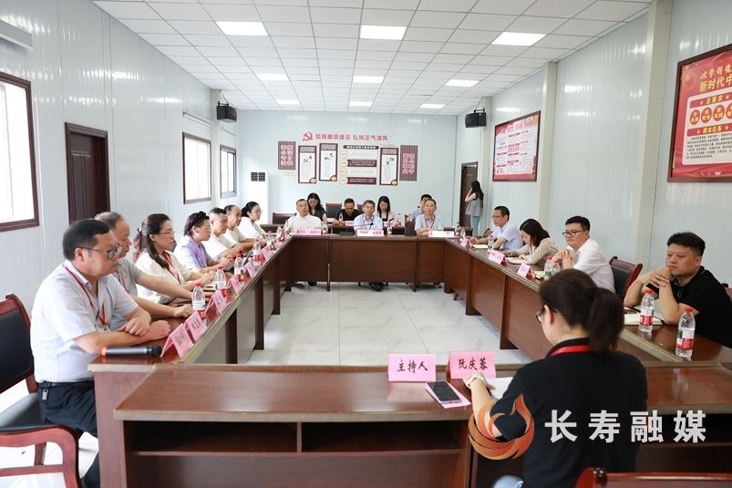 “渝事好商量”协商解决海棠镇便民停车场建设问题