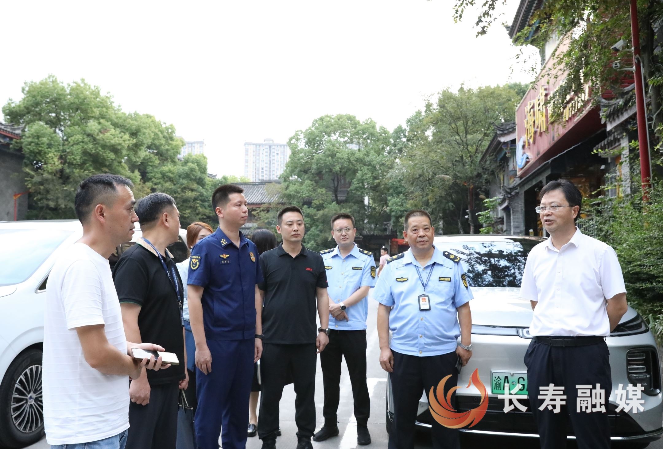 区领导带队开展节前文化市场专项检查