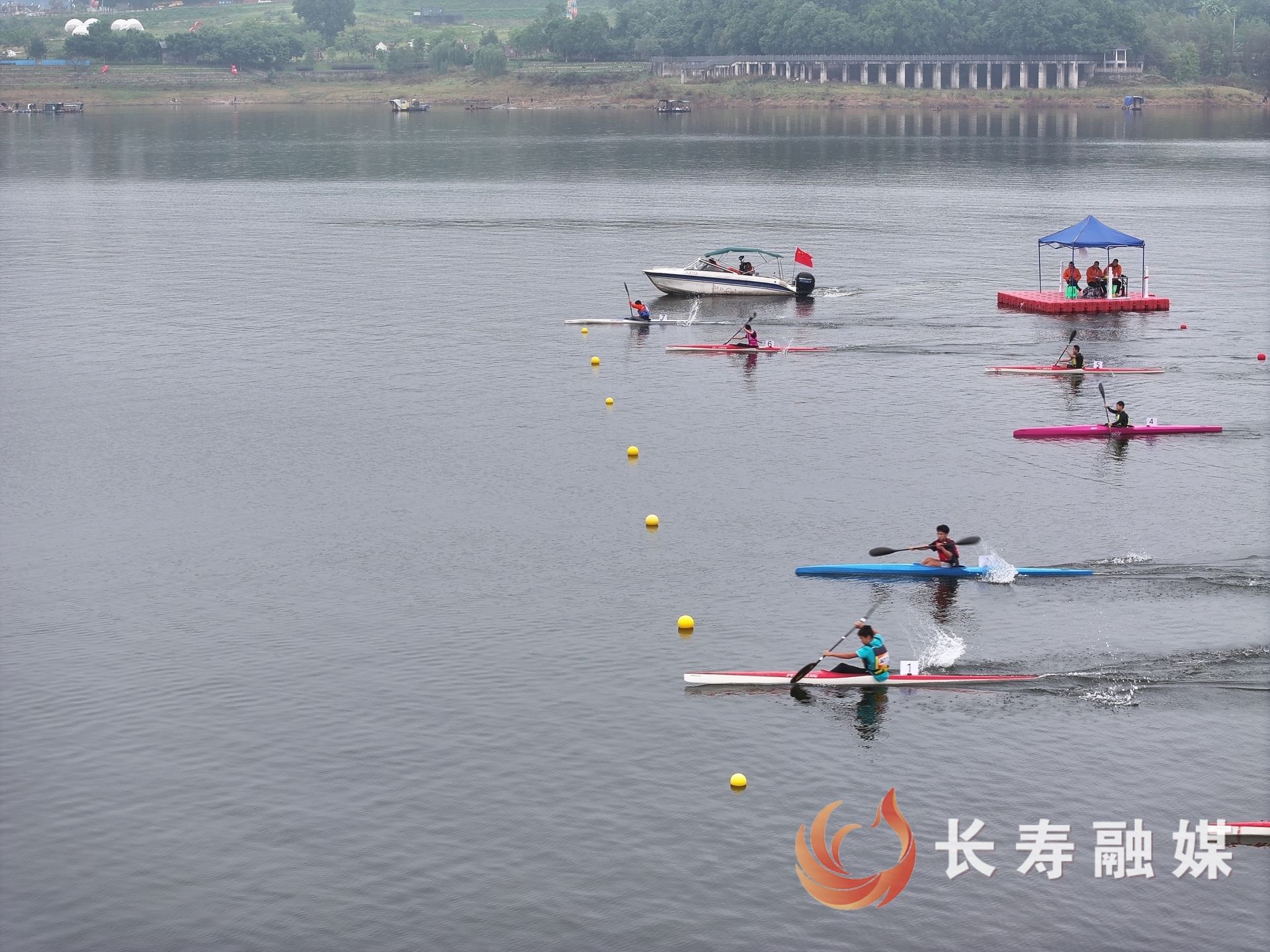2025年全国中学生皮划艇锦标赛在长寿湖挥桨开赛