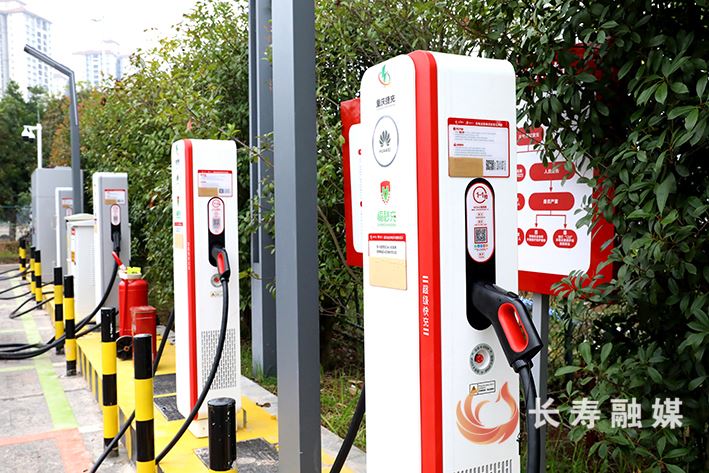 【代表建议办理追踪】加快充电设施建设 为群众绿色出行续航