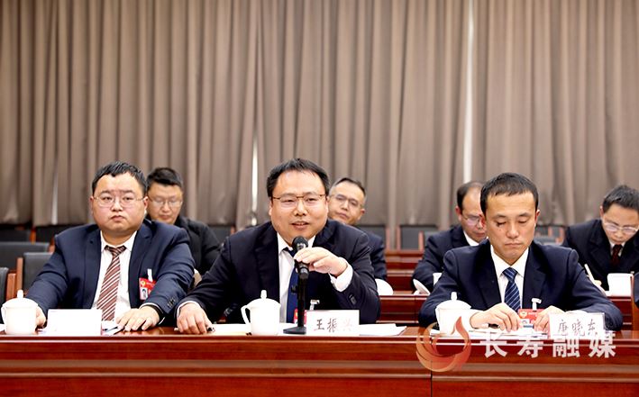 区政协十六届七次会议分组讨论：谋高质高效之计 献利民惠民之策