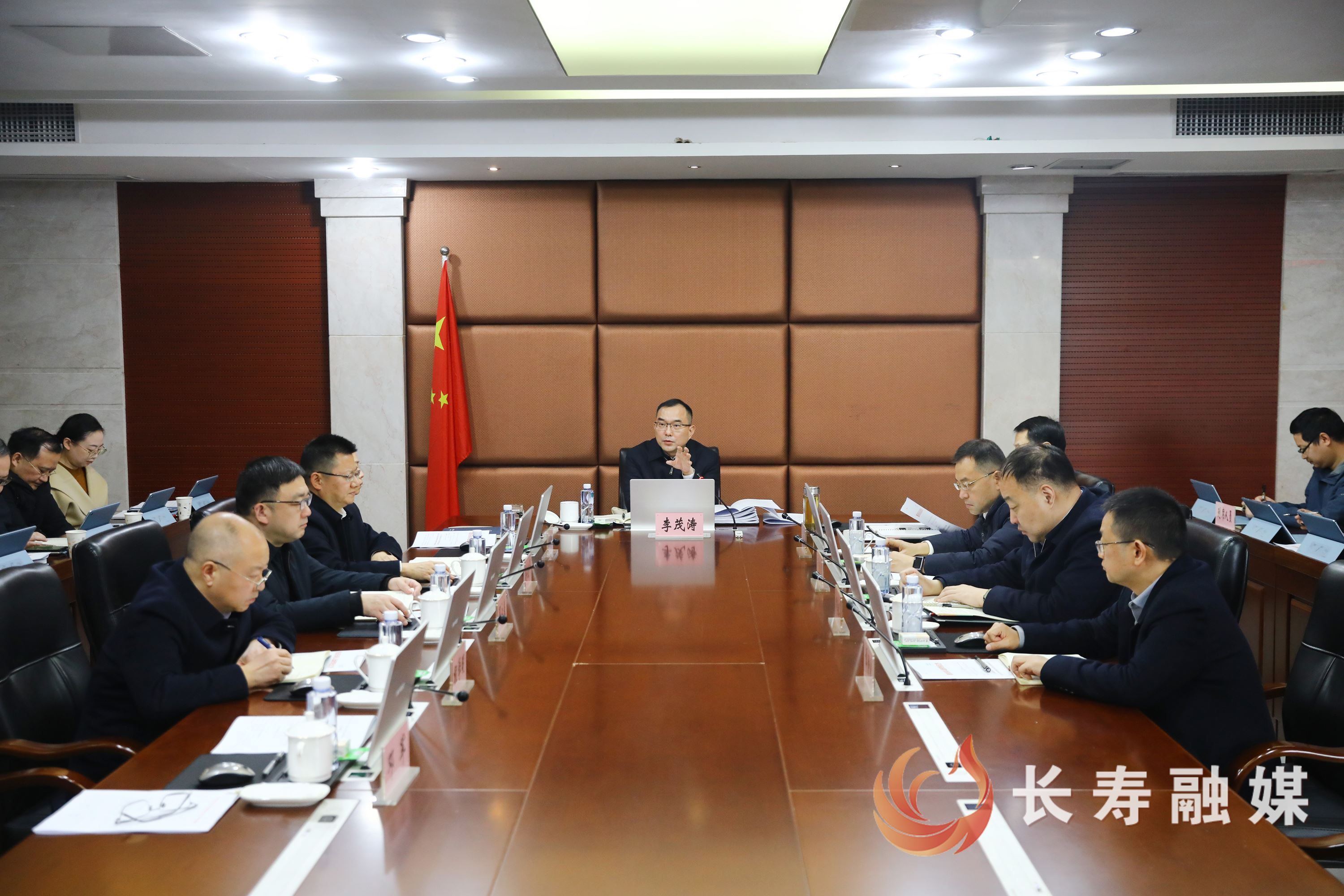 区政府召开第164次常务会议