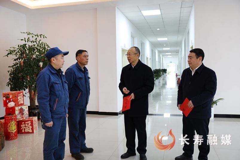 区领导深入企业慰问一线职工