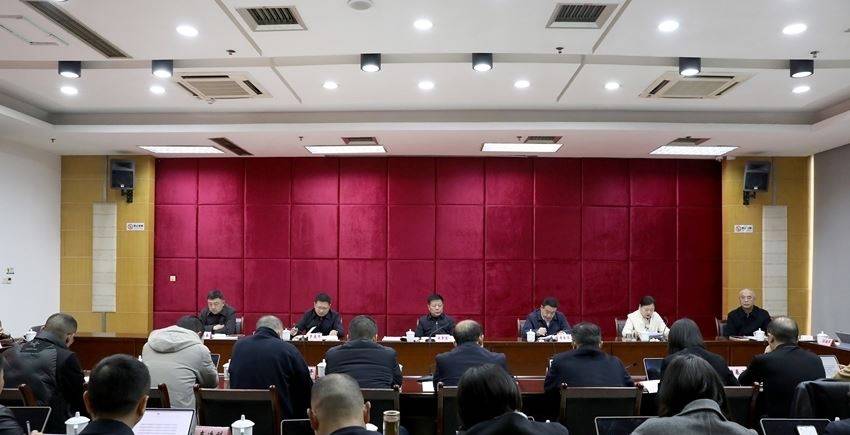 区人大常委会学习贯彻党的二十届四中全会精神区委宣讲团宣讲报告会举行